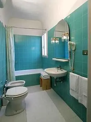 Hhb Hotel