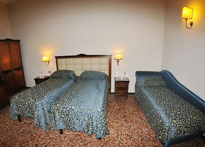 Hotel Hhb 3*