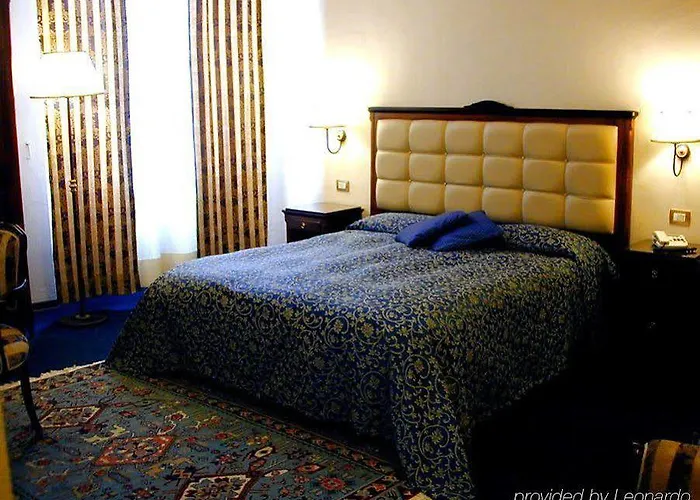 Hhb Hotel