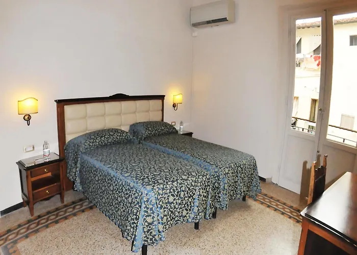 Hhb Hotel