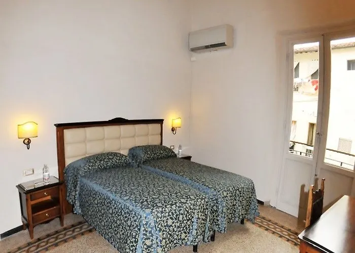 Hhb Hotel