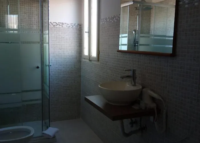 Hhb Hotel