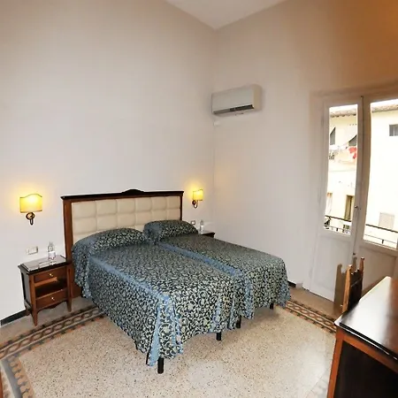 Hhb Hotel